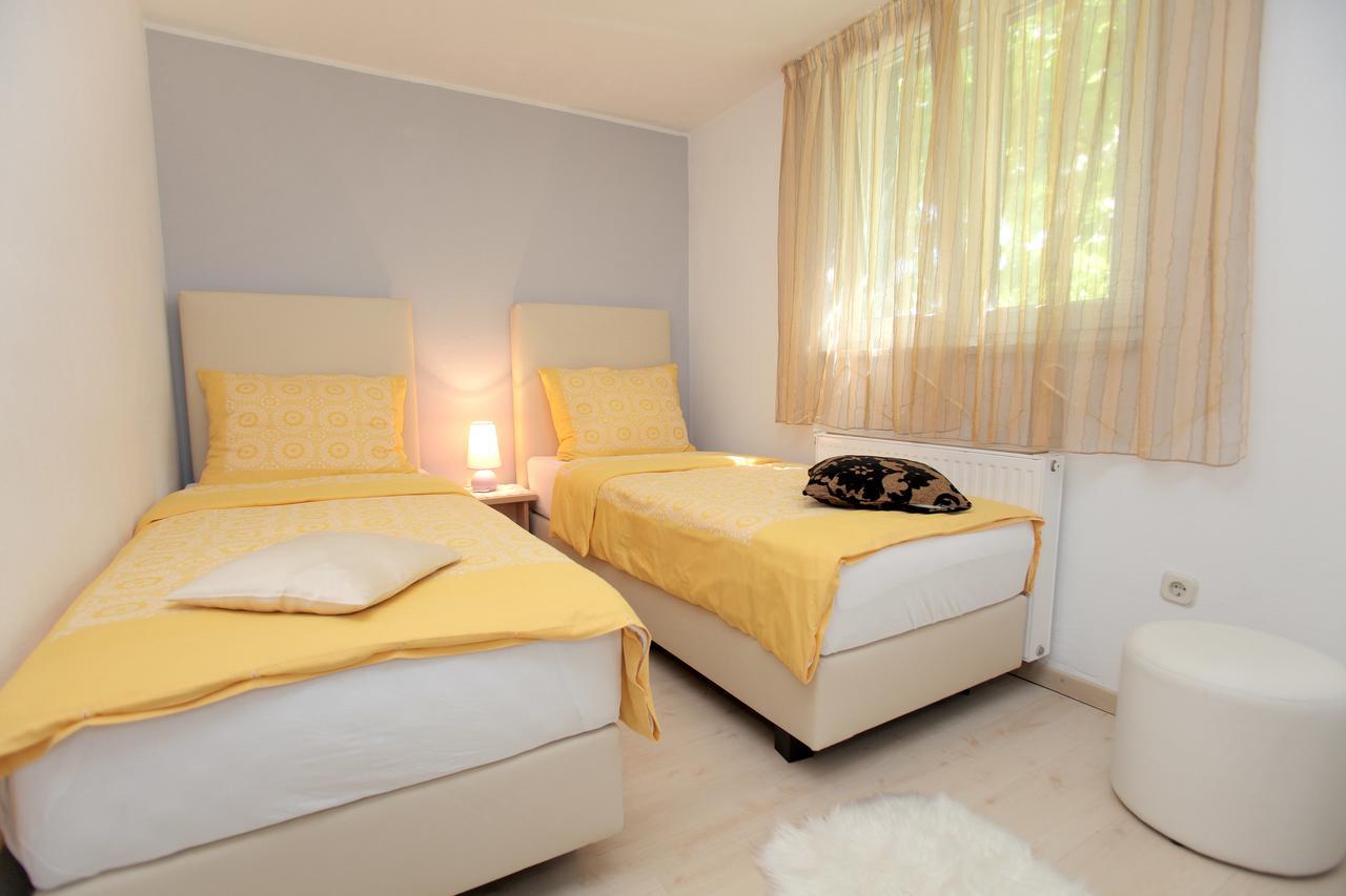 Apartment Eva Trogir Exterior photo