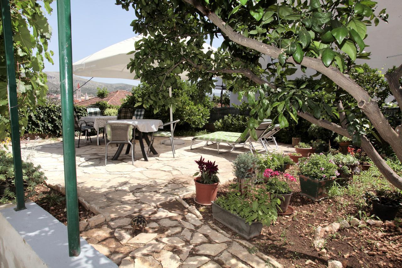 Apartment Eva Trogir Exterior photo